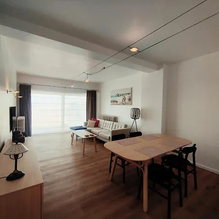 Stijlvol Met Zeezicht דירה *